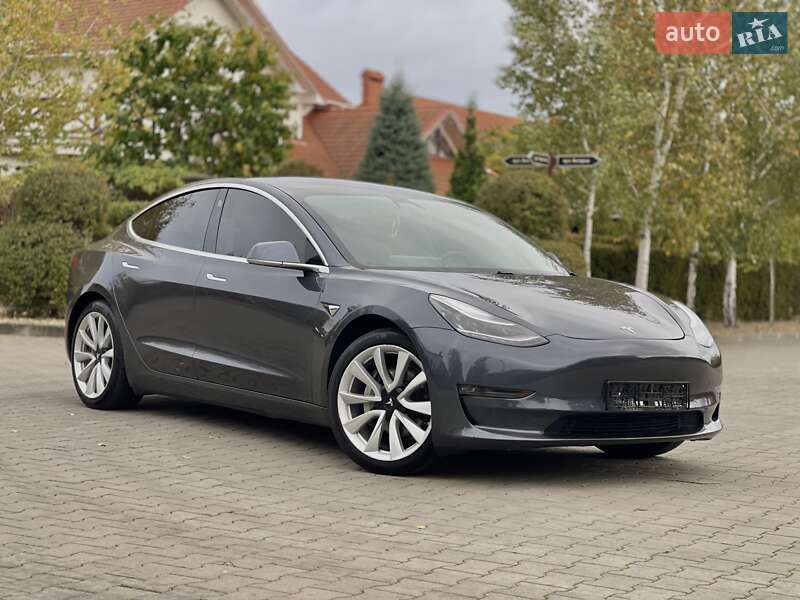 Седан Tesla Model 3 2020 в Одесі