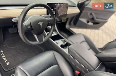 Седан Tesla Model 3 2020 в 