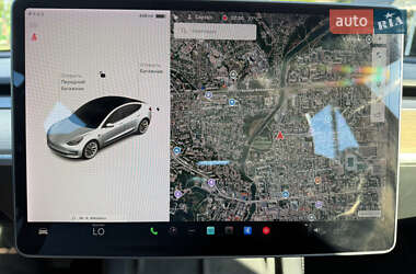 Седан Tesla Model 3 2021 в 