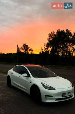 Седан Tesla Model 3 2018 в Киеве