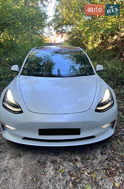 Седан Tesla Model 3 2018 в Киеве