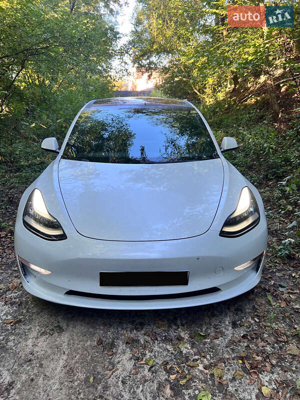 Седан Tesla Model 3 2018 в Києві