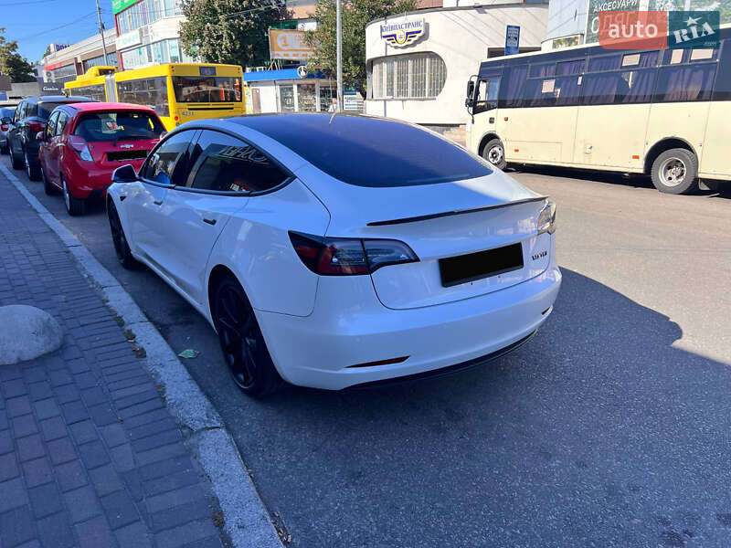 Седан Tesla Model 3 2018 в Києві