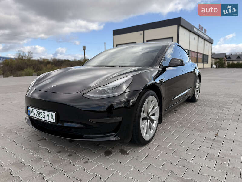 Седан Tesla Model 3 2022 в Виннице