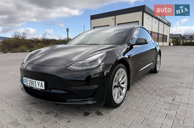 Седан Tesla Model 3 2022 в 