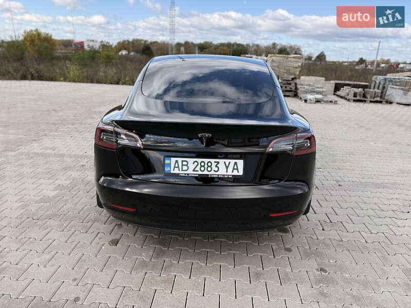 Седан Tesla Model 3 2022 в Виннице