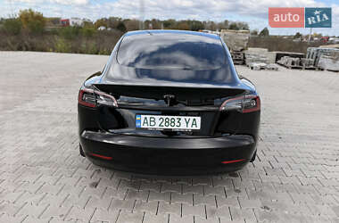 Седан Tesla Model 3 2022 в 