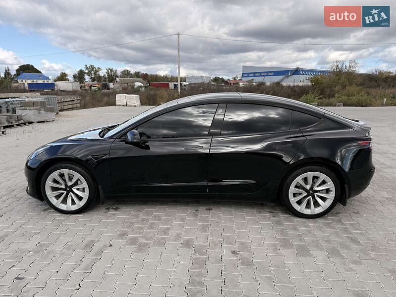 Седан Tesla Model 3 2022 в Виннице