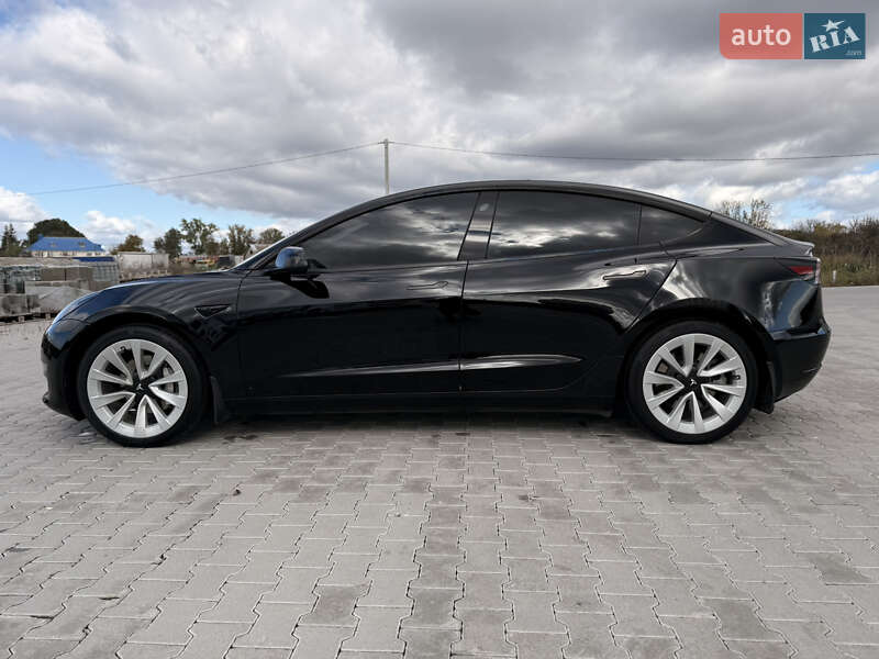 Седан Tesla Model 3 2022 в Виннице
