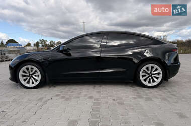 Седан Tesla Model 3 2022 в 