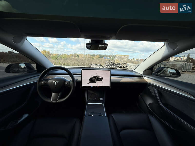Седан Tesla Model 3 2022 в Виннице