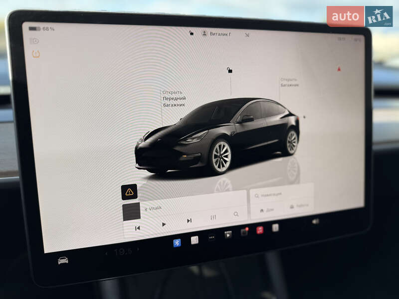Седан Tesla Model 3 2022 в Виннице