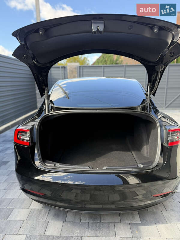 Седан Tesla Model 3 2022 в Вінниці