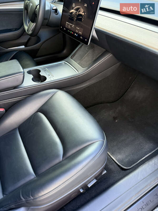 Седан Tesla Model 3 2022 в Вінниці