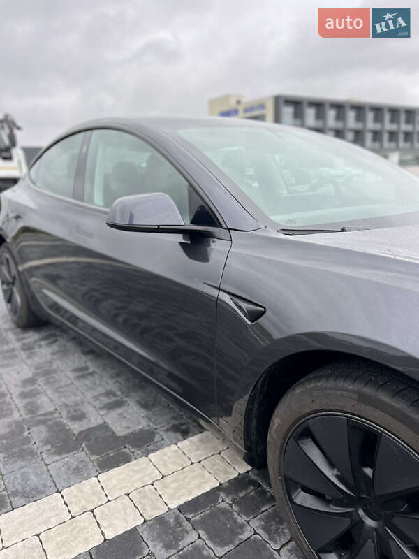 Седан Tesla Model 3 2024 в Львові