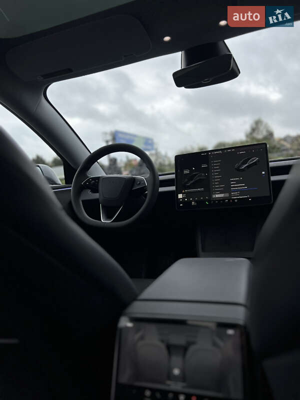 Седан Tesla Model 3 2024 в Львові
