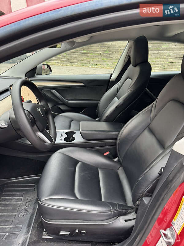 Седан Tesla Model 3 2022 в Дніпрі