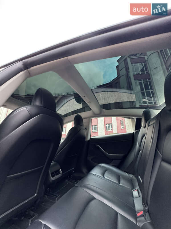 Седан Tesla Model 3 2022 в Дніпрі