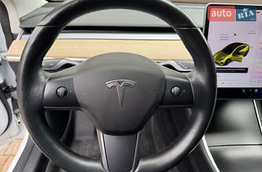 Седан Tesla Model 3 2018 в 