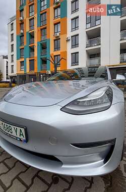 Седан Tesla Model 3 2017 в 