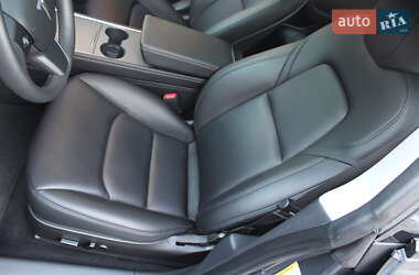 Седан Tesla Model 3 2023 в Днепре