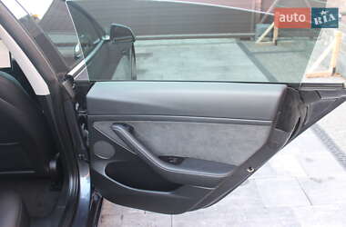 Седан Tesla Model 3 2023 в Днепре