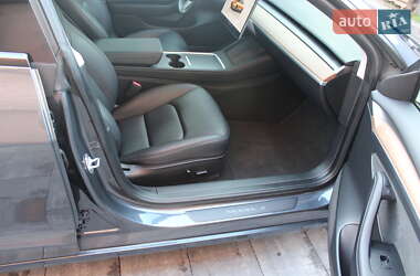 Седан Tesla Model 3 2023 в Днепре