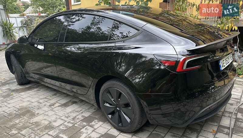 Седан Tesla Model 3 2024 в Дніпрі фото 3 Седан Tesla Model 3 2024 в Дніпрі