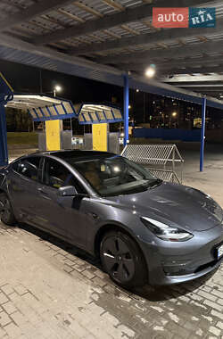 Седан Tesla Model 3 2023 в 