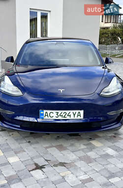 Седан Tesla Model 3 2018 в 