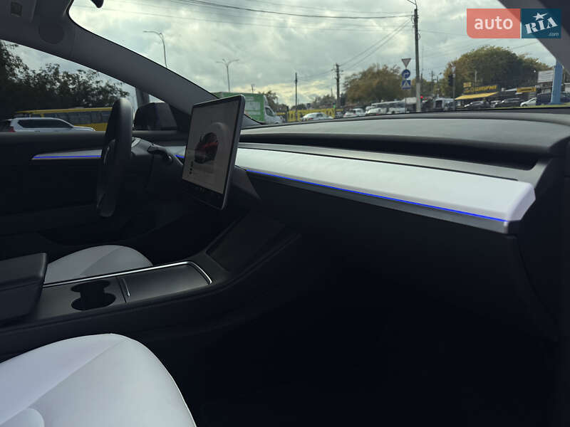 Седан Tesla Model 3 2022 в Одессе