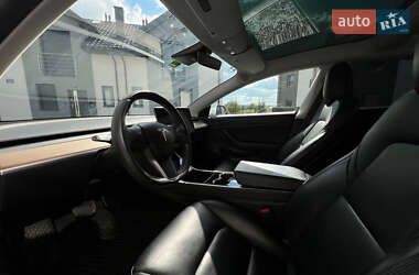 Седан Tesla Model 3 2019 в 