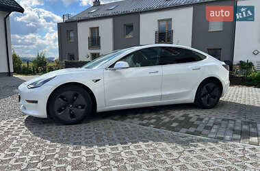 Седан Tesla Model 3 2019 в 
