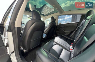 Седан Tesla Model 3 2019 в 