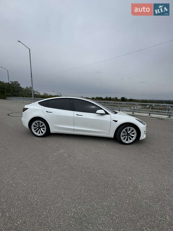 Седан Tesla Model 3 2021 в Запорожье