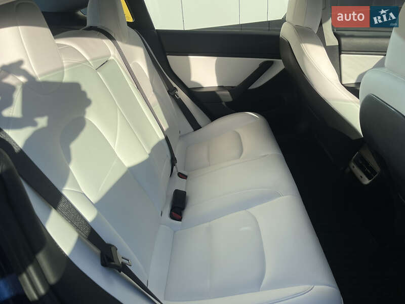 Седан Tesla Model 3 2019 в Тернополе