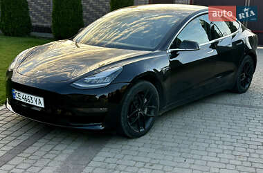 Седан Tesla Model 3 2019 в Черновцах