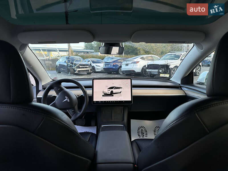 Седан Tesla Model 3 2022 в Луцке
