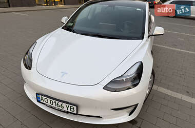 Седан Tesla Model 3 2021 в 