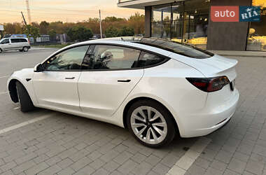 Седан Tesla Model 3 2021 в 