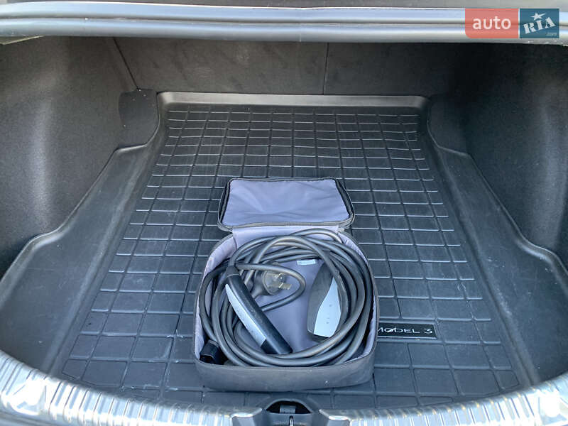 Седан Tesla Model 3 2018 в Киеве фото 11 Седан Tesla Model 3 2018 в Киеве