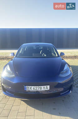 Седан Tesla Model 3 2023 в 