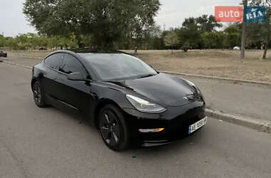 Седан Tesla Model 3 2022 в Днепре