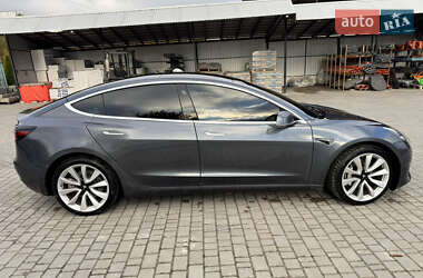 Седан Tesla Model 3 2019 в Копычинце