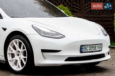 Седан Tesla Model 3 2019 в 