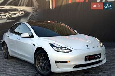 Седан Tesla Model 3 2023 в 