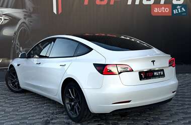 Седан Tesla Model 3 2023 в 