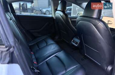 Седан Tesla Model 3 2023 в 