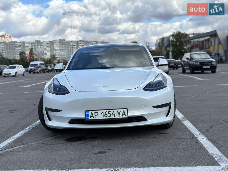 Седан Tesla Model 3 2021 в Днепре