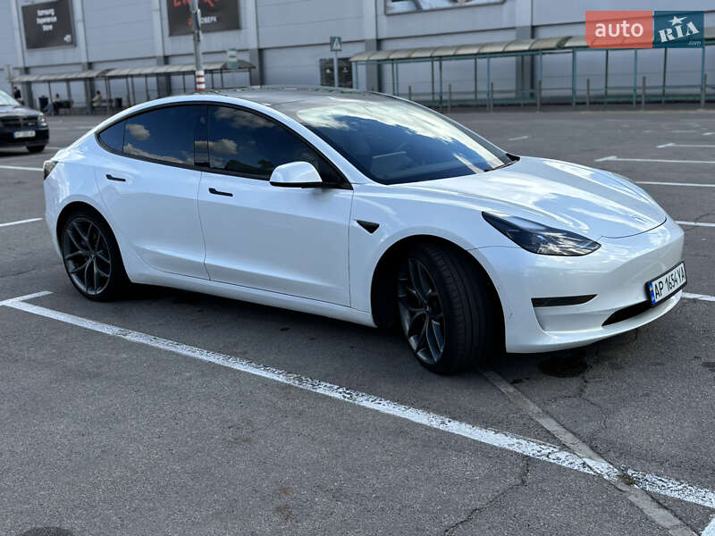 Седан Tesla Model 3 2021 в Днепре